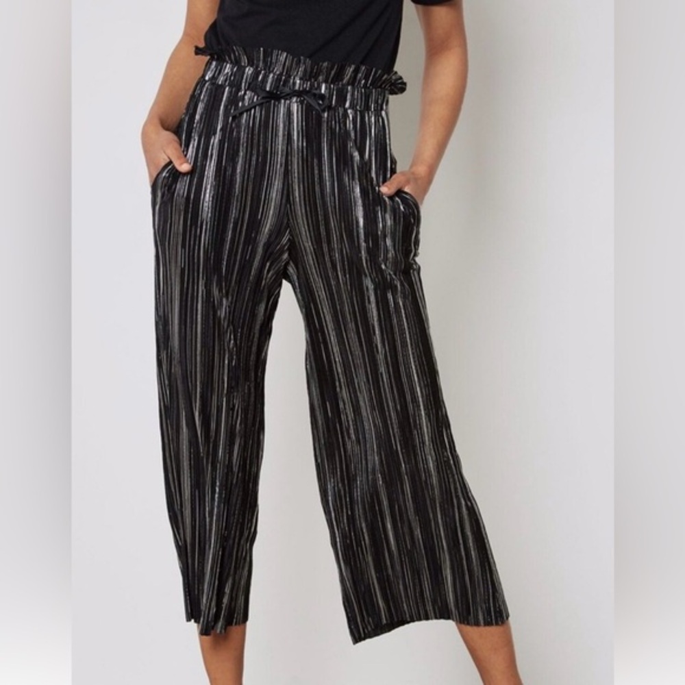 Women’s TOPSHOP Plisse Metallic Cropped Wide-Leg Pants Size 2